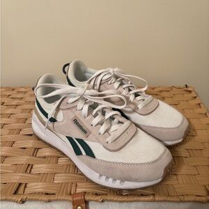 Reebok Sneakers - Size 8 white and green